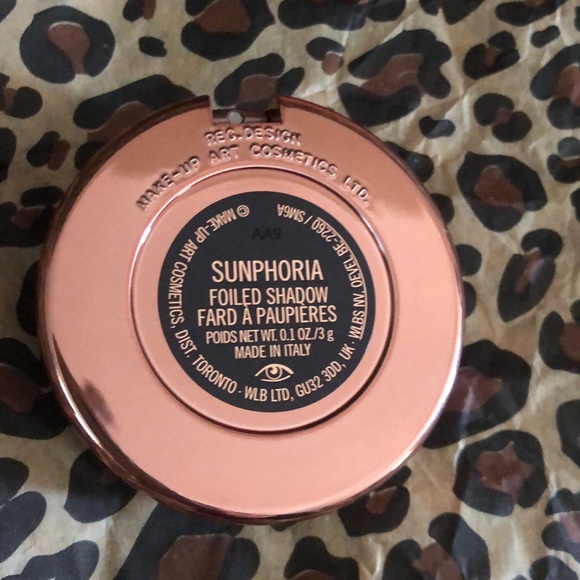 MAC Foiled eyeShadow in Sunphoria - Picture 4 of 5